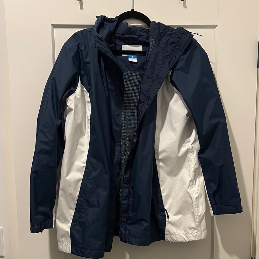 Columbia Navy and White Rain Jacket XL